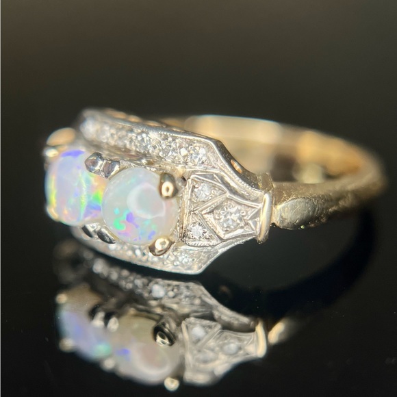 *Sold* Vintage Estate 14k Yellow and White Gold Moi et Toi Opal Diamond Ring - Picture 7 of 17